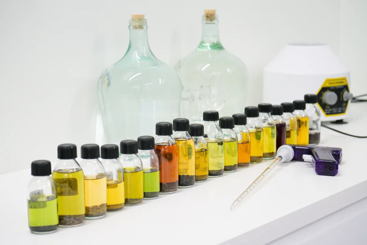 Nos préparations homéopathiques au laboratoire du domaine